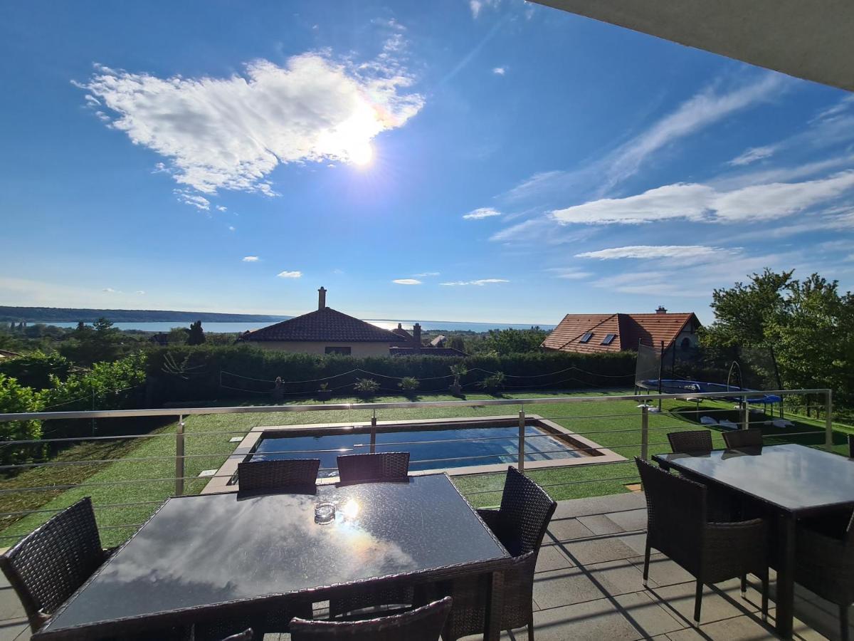 Aranyeso Apartmanhazak No.1 Balatonalmádi Buitenkant foto