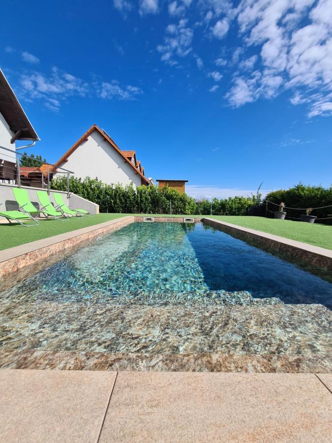Aranyeso Apartmanhazak No.1 Balatonalmádi Buitenkant foto