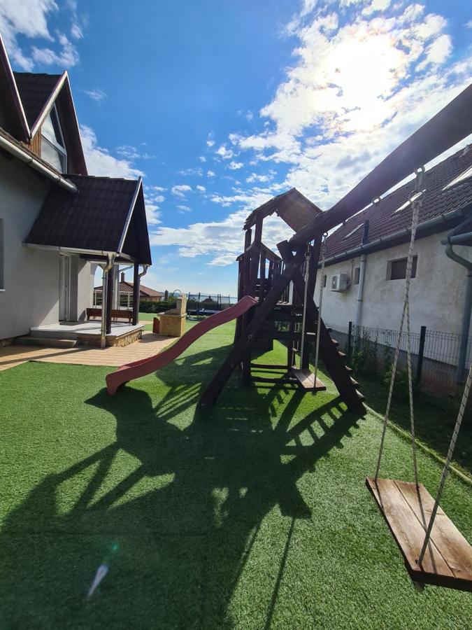 Aranyeso Apartmanhazak No.1 Balatonalmádi Buitenkant foto