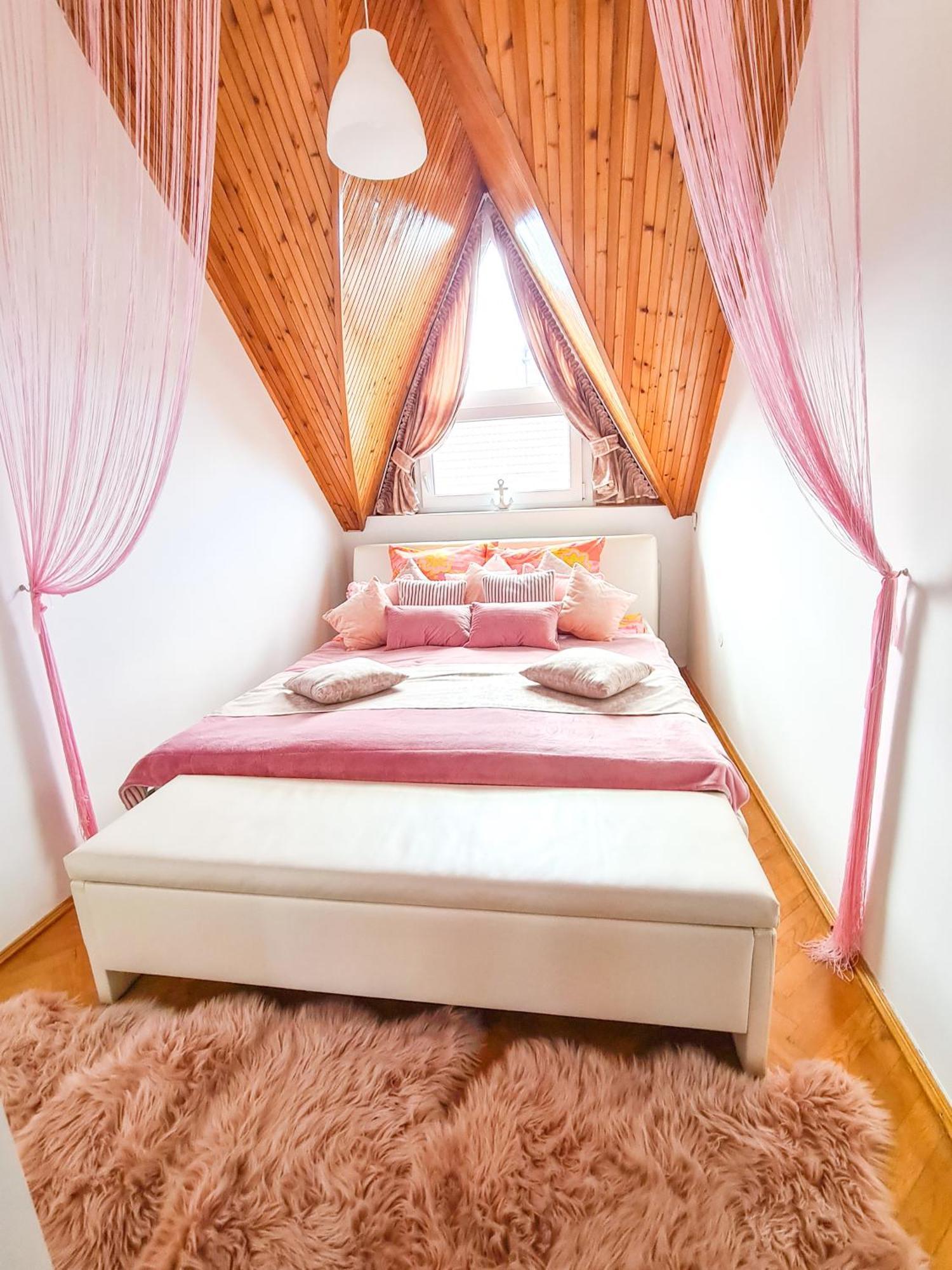 Aranyeso Apartmanhazak No.1 Balatonalmádi Buitenkant foto