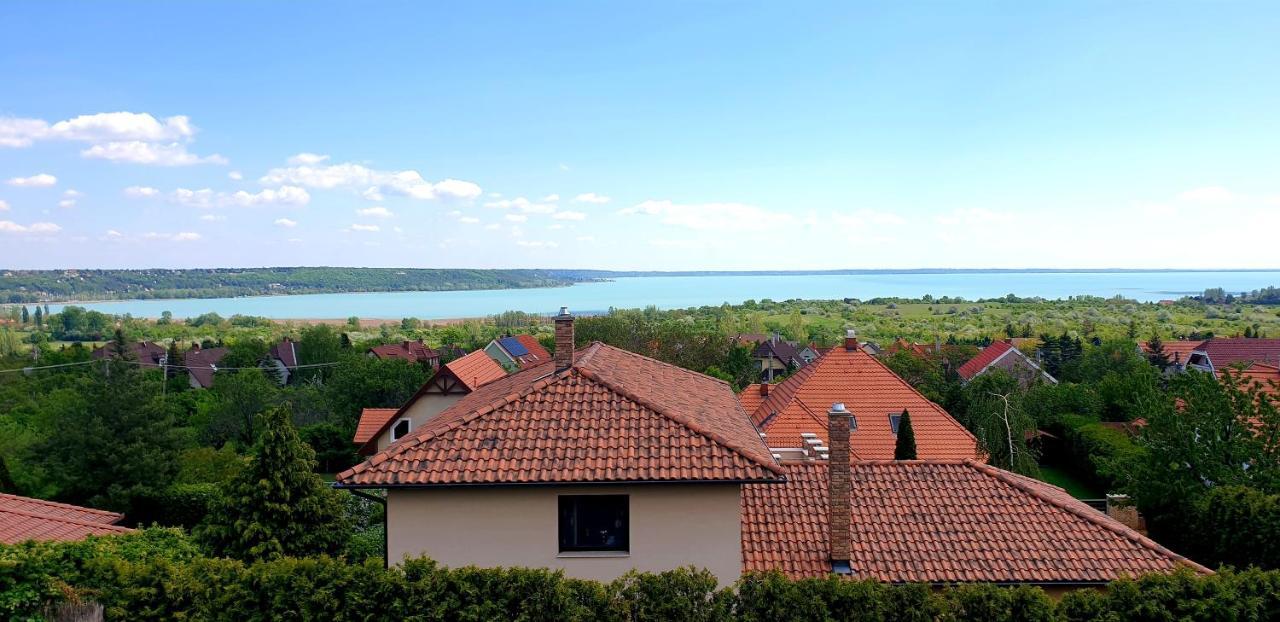 Aranyeso Apartmanhazak No.1 Balatonalmádi Buitenkant foto